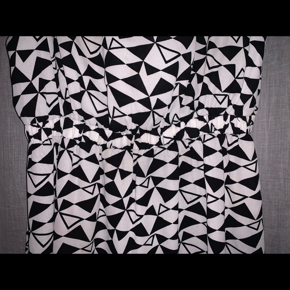 B&W patterned dress - Picture 4 of 4